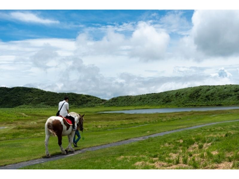 [Kumamoto/Aso] Departure from Fukuoka Enjoy Mt. Aso Nature & Horseback Riding Private Tourの紹介画像
