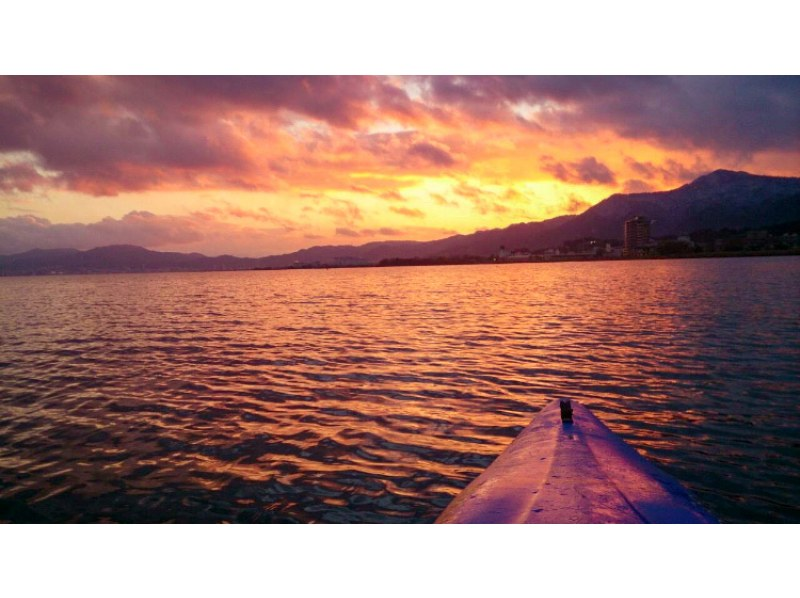 Lake Biwa Sunset Kayak Experienceの紹介画像