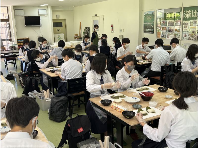 [Kyoto] Only in Japan! Experience making tea soba with local Wazuka tea! Instructor will carefully support you! Safe for beginners, children, and the elderly! 200 people OKの紹介画像