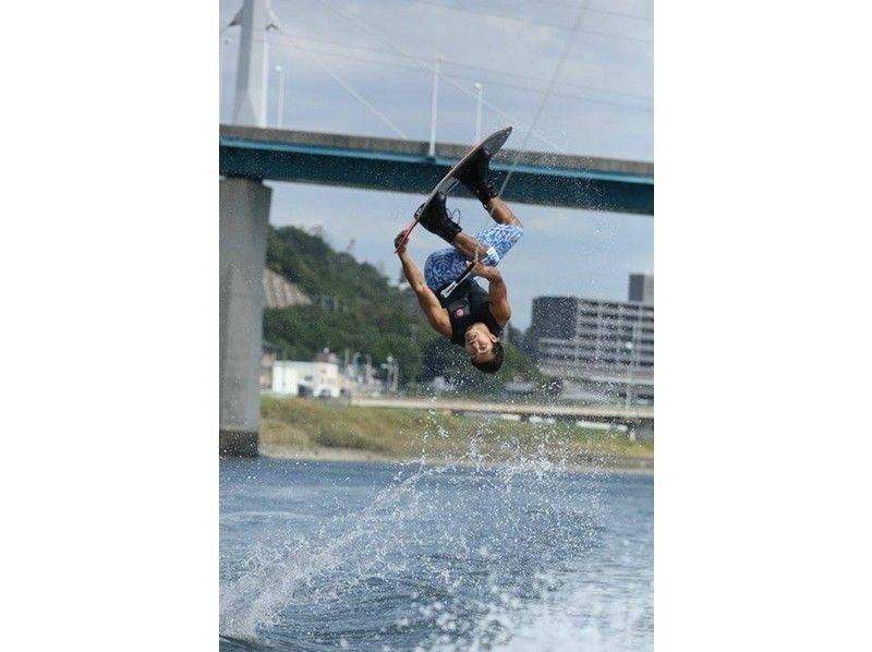 ウェイクボード 広島 中区 江波】トーイングでウェイクボード・ウェイクサーフィンの