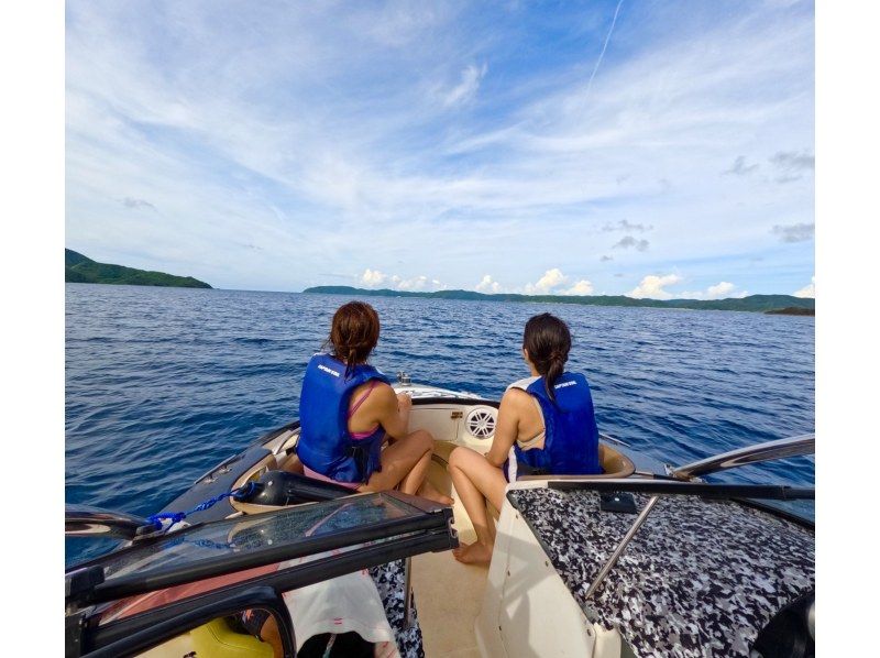 奄美大島★船でしか行けないコウトリビーチ【当日予約可能】ボートチャーター6名乗り(貸切3時間）ドローン空撮、GoPro動画での無料撮影付き！の紹介画像
