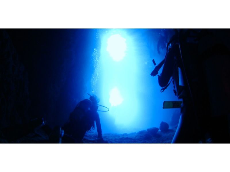  シーウォーク&青の洞窟体験ダイビングの紹介画像