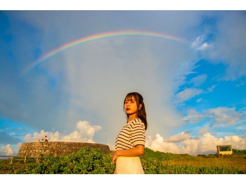 ＜沖縄・読谷　残波＞選べるフォトツアー＊ドローンやアクティビテイやペイントフォト組み合わせ遊びながらやサプライズにもの紹介画像