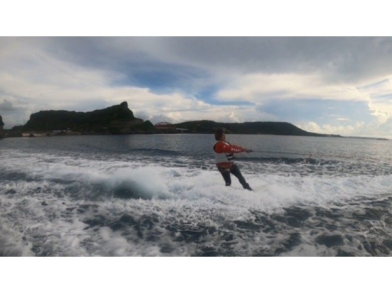 [Okinawa Motobu Town] Even beginners can enjoy ♪ Wakeboarding in the northern part of the main island of Okinawaの紹介画像