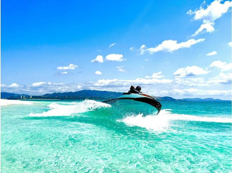 [Okinawa Motobu Town] You can also enjoy marine jets ♪ Snorkeling or skin diving by jet skiing in the northern part of the main island of Okinawa!の紹介画像