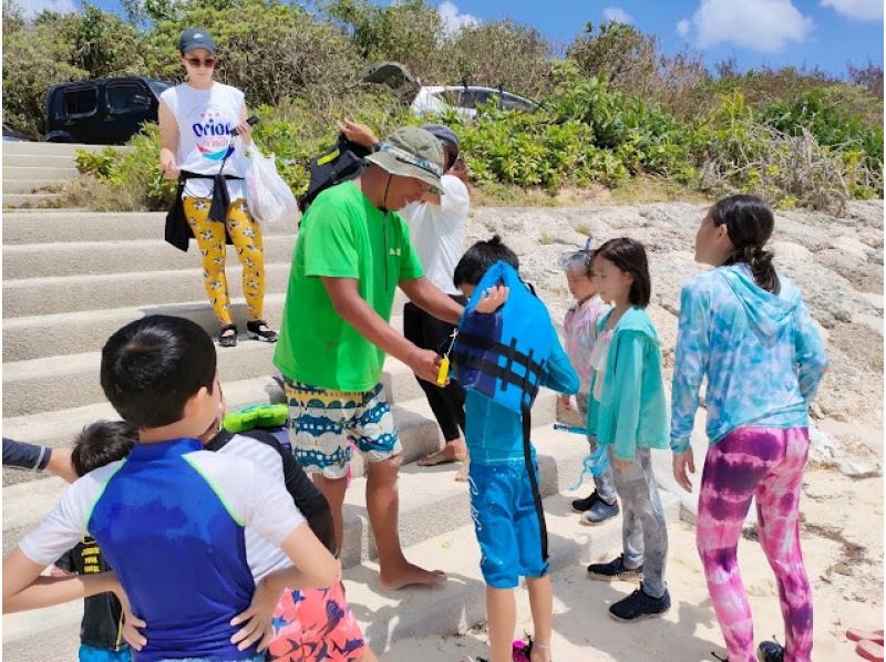 【１組限定貸切】夏休み特別割引セール☆安全重視ガイド２名（男女）付☆防水カメラ撮影無料≪シュノーケルツアー≫ウミガメ☆ニモ☆珊瑚礁☆高遭遇の紹介画像