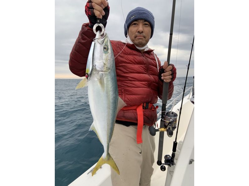 [Shizuoka, off the coast of Lake Hamana, near Enshu Nada] 5-hour Enshu Nada casting tour! School also available | Beginners welcome | We'll teach you how to enjoy fishing ♪の紹介画像