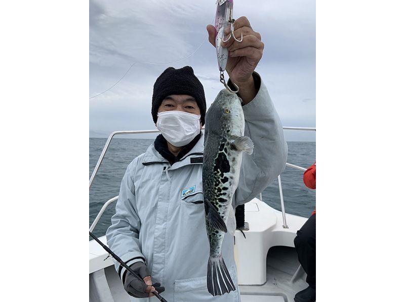 [Shizuoka, off the coast of Lake Hamana, near Enshu Nada] 5-hour Enshu Nada casting tour! School also available | Beginners welcome | We'll teach you how to enjoy fishing ♪の紹介画像