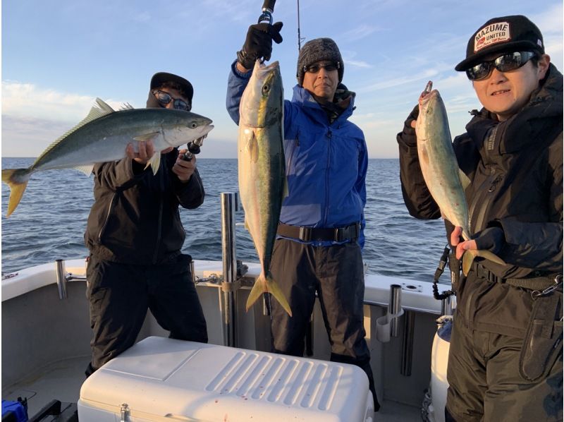 [Shizuoka, off the coast of Lake Hamana, near Enshu Nada] 5-hour Enshu Nada casting tour! School also available | Beginners welcome | We'll teach you how to enjoy fishing ♪の紹介画像