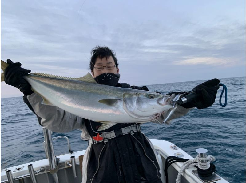 [Shizuoka, off the coast of Lake Hamana, near Enshu Nada] 8-hour Enshu Nada casting tour! School also available | Beginners welcome | We'll teach you how to enjoy fishing ♪の紹介画像