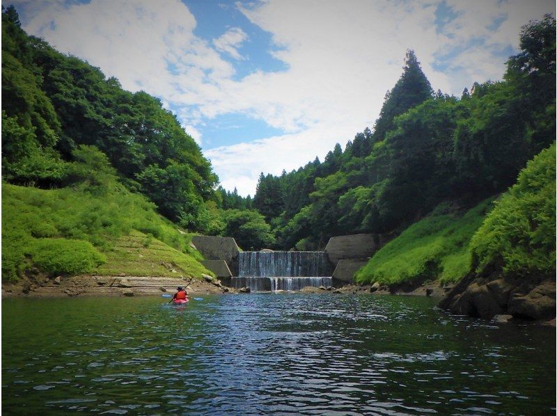 SALE！【群馬・みどり市】【早朝】草木湖でカヌーツアー！おやつ付き！写真データ無料！初心者大歓迎！の紹介画像