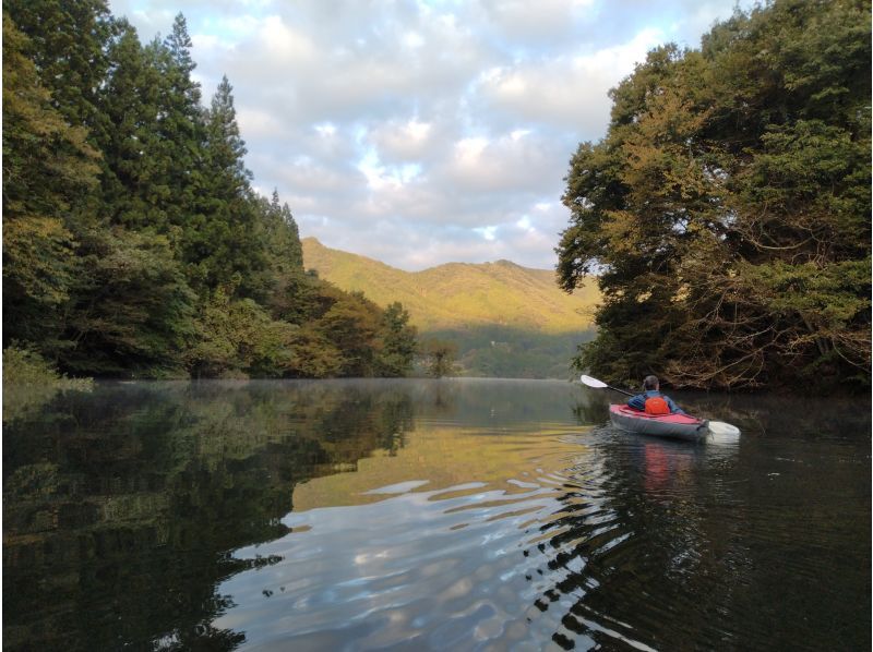 SALE！【群馬・みどり市】【早朝】草木湖でカヌーツアー！おやつ付き！写真データ無料！初心者大歓迎！の紹介画像