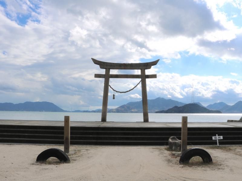 [เมืองฮิโรชิมา/ทาเคฮาระ] การเดินทางเพื่อสัมผัสกับประวัติศาสตร์และธรรมชาติ "หลักสูตรสำรวจประวัติศาสตร์ทาดาโนะอุมิ" มุมมองของ Setouchi จากภูเขา Kurotaki และอาหารทะเล Setouchi แสนอร่อยの紹介画像