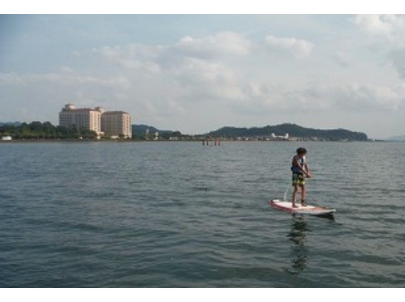 【滋賀・米原・SUP】１組限定＆レッスン＆ガイド付きで安心！琵琶湖でSUP体験（2時間）の紹介画像