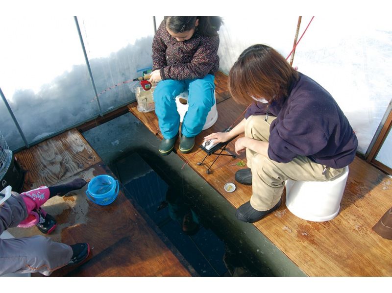 【北海道・石狩】 南釣り場「しのつ湖」テントでわかさぎ釣り体験（レンタル品・温泉入浴付）土日祝［Ｃ］13:30～16:00の紹介画像