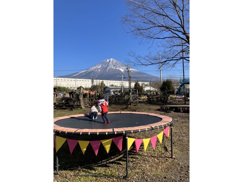 [静冈/富士宫]推荐给家庭！可以与动物互动的营地！可以欣赏富士山壮丽景色的“富士见遗址”の紹介画像