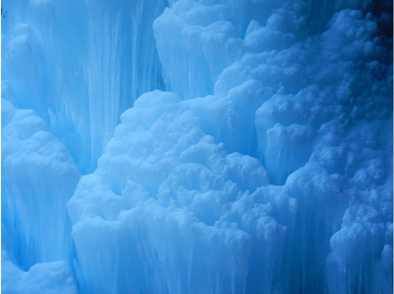 【八ヶ岳山麓／長野】軽井沢 近郊で冬の造形美！氷瀑&氷柱観賞 ハイキング トレッキング『絶景☆アイスワールド』お手軽1日ツアーの紹介画像