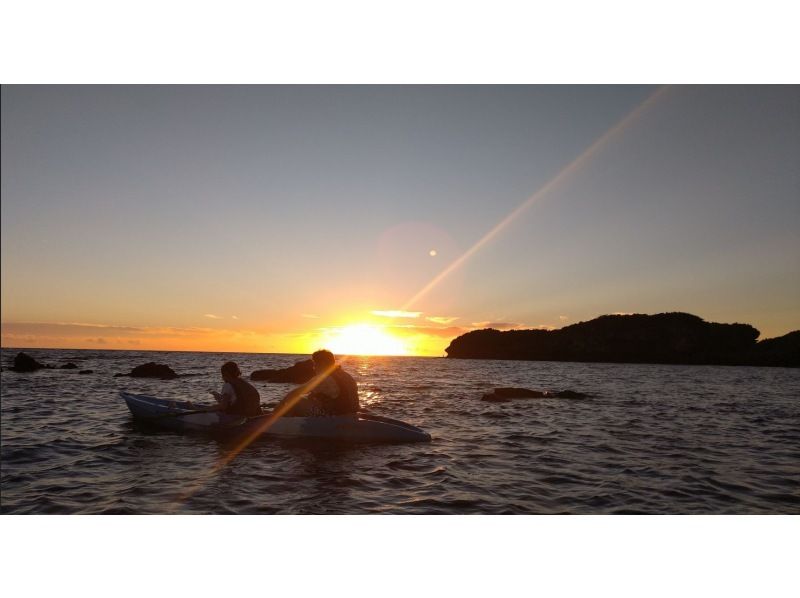 SALE [For groups of 4 or more ★ Group discount] Breathtaking views {Sunset Kayaking} Comfortable new facility ★ Hot water shower and hair dryer available ★ Free photo data!の紹介画像