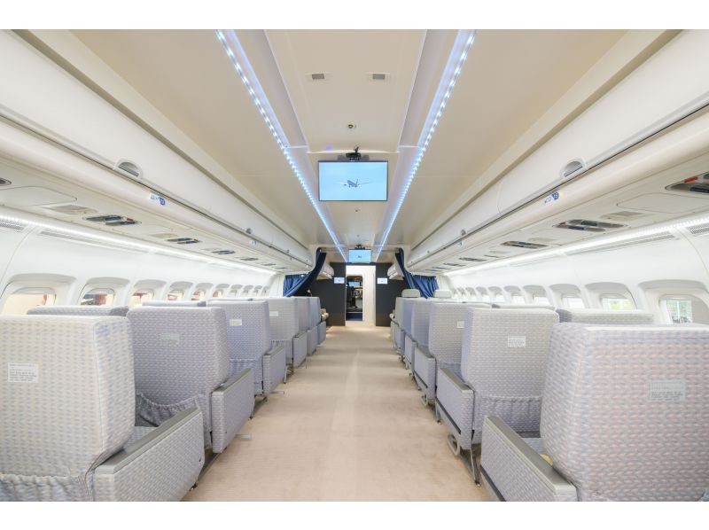 【千葉・舞浜】30%OFF!! プロが操縦訓練で使用する本格的なフライトシュミレーター「ボーイング 737」70分コース（体験1〜4名様） の紹介画像