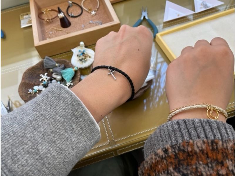 【福岡・糸島】アクセサリー制作体験  人気「革ひものブレスレット作り」初心者OK！思い出作りに♡の紹介画像