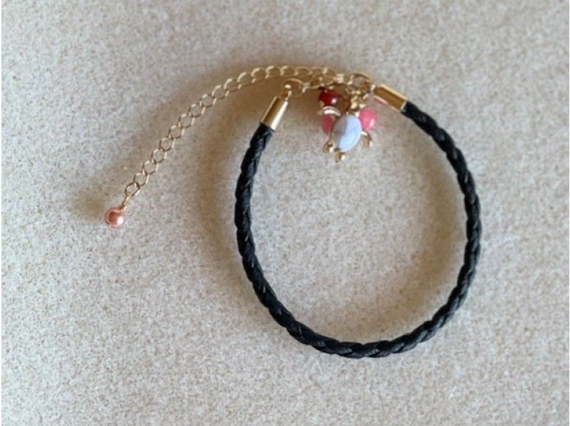 【福岡・糸島】アクセサリー制作体験  人気「革ひものブレスレット作り」初心者OK！思い出作りに♡の紹介画像