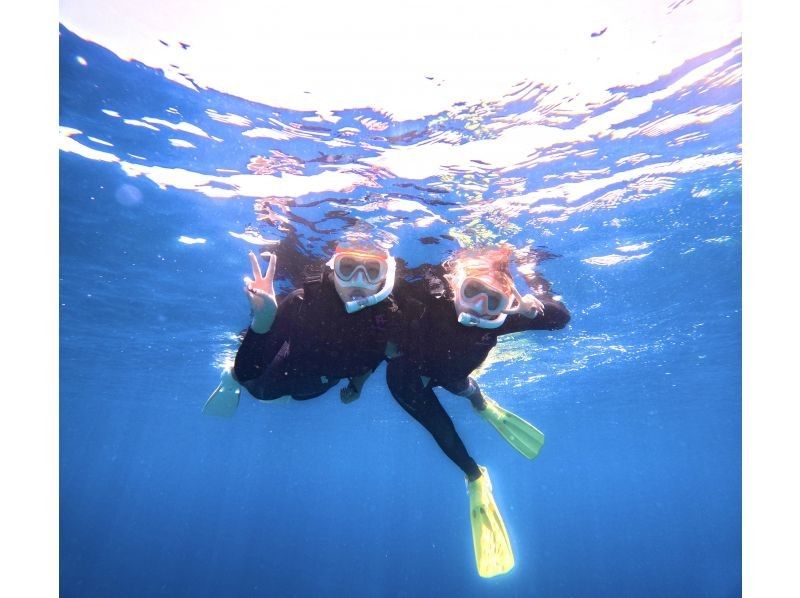 Same-day reservations accepted ≪Blue Cave 3900 yen❗️Private snorkeling available for 2 people or more》Popular with families and couples No additional charge for photos and videos❗Ages 5 to 69 Pick-up and drop-off availableの紹介画像