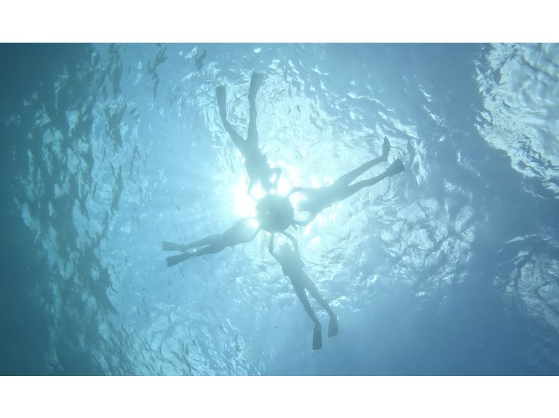 当日予約OK≪青の洞窟1組貸切シュノーケル》5歳から69歳！周りを気にしない貸切！家族やカップルに人気の写真動画無料❗送迎相談可の紹介画像