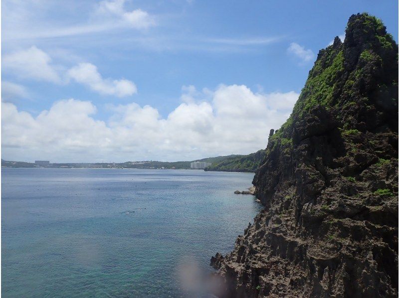 SALE! [Private tour❗️Blue Cave Snorkeling] Ages 5-69 years old Discounts available for 4 people or more Free GoPro photos and videos Pick-up and drop-off around Onna Village availableの紹介画像