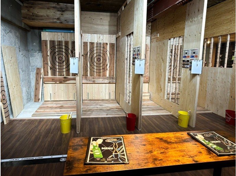 【愛知・名古屋】アメリカで大流行！AXE THROWING&reg;︎｜爽快度MAX！ダーツのように斧を投げて得点を競い合おう！の紹介画像