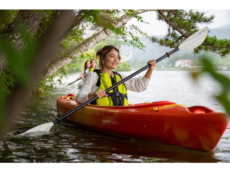 白樺湖 ネイチャーカヌーツアー 2時間】水上散歩を楽しめます