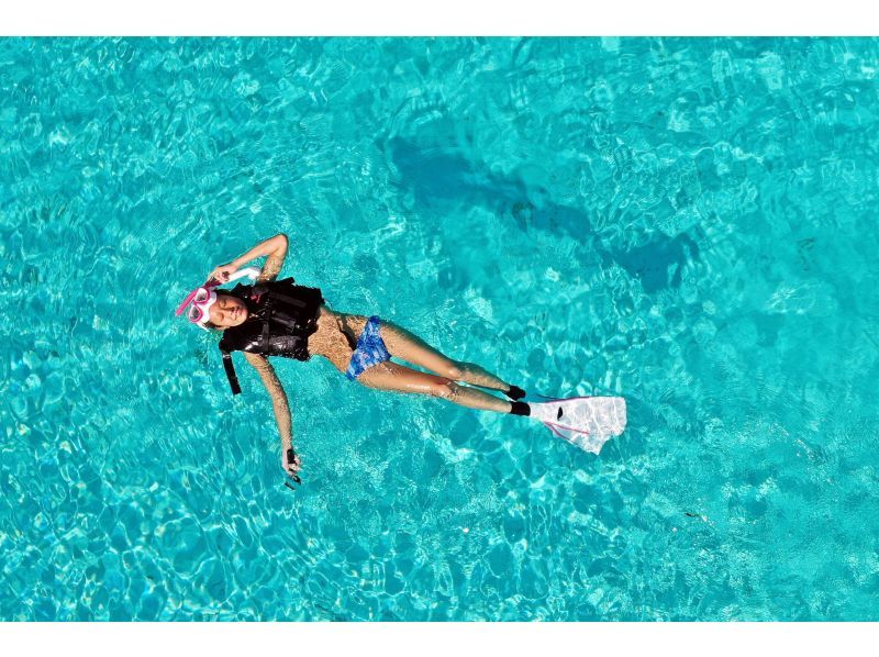 当日予約歓迎！人気NO.1★八重干瀬シュノーケルツアー《ドローン撮影&高画質水中カメラ無料レンタル&撮影データ全部プレゼント》の紹介画像