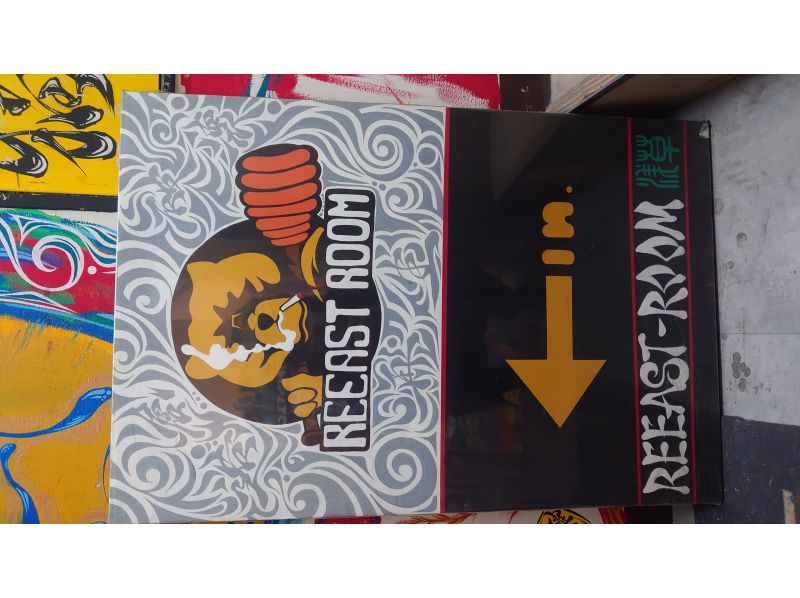 【東京・池袋】アメリカで大流行！AXE THROWING｜爽快度MAX！ダーツのように斧を投げて得点を競い合おう！の紹介画像