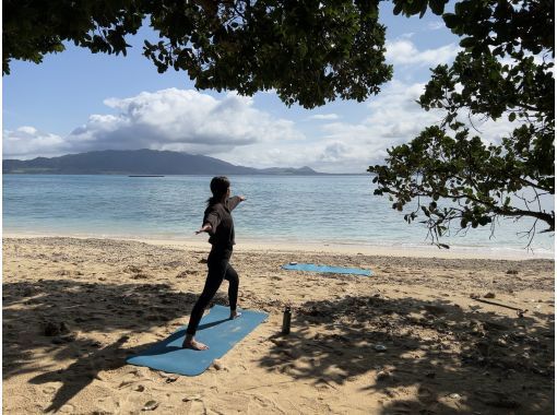 [Ishigaki Island] Beach yoga + yoga counseling + yoga lecture! 1-day  retreat♪ Spend the day relaxing in nature★Beginners welcome (basic learning)