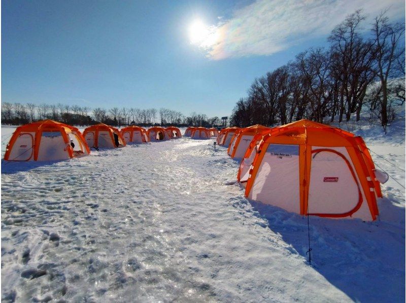【北海道・札幌近郊】手ぶらでショートステイ氷上わかさぎ釣り体験！長靴もレンタル無料！わかさぎの天ぷらもついてます！の紹介画像