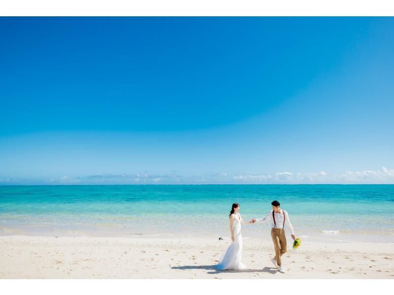 [冲绳石垣岛]海滩和甘蔗体验照片婚礼♪婚纱照♪海滩摄影的甘蔗收获体验の紹介画像