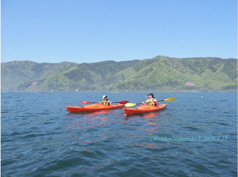 【滋賀・奥琵琶湖】夏の涼風を求めて奥琵琶湖畔を楽しむ！大浦湾・奥出湾カヌー体験ツア（半日・午前）の紹介画像