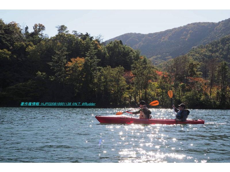 【滋賀・奥琵琶湖】新緑萌ゆる奥琵琶湖畔を楽しむ！大浦湾・奥出湾カヌー体験ツア（半日・午前）の紹介画像