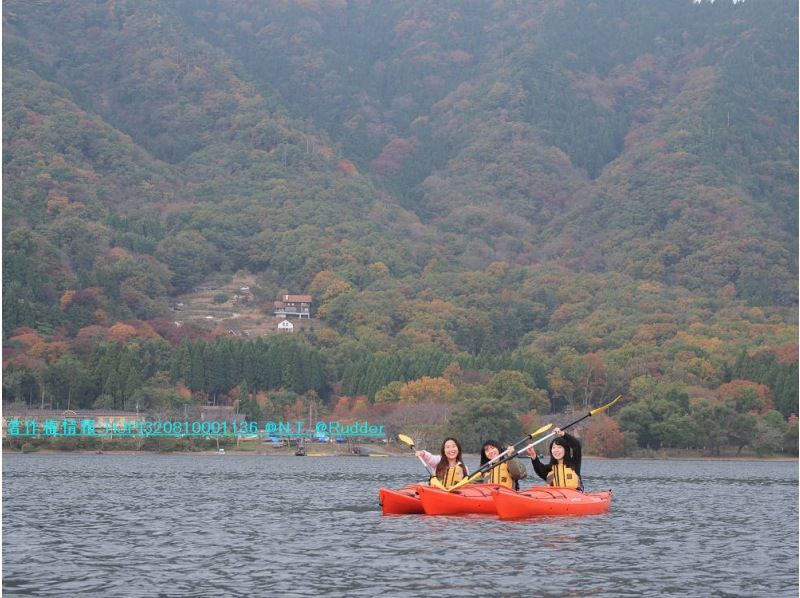 【滋賀・奥琵琶湖】新緑萌ゆる奥琵琶湖畔を楽しむ！大浦湾・奥出湾カヌー体験ツア（半日・午前）の紹介画像