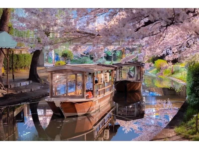 【京都・伏見】祝!!ユネスコ無形文化遺産登録！日本三大酒処伏見の酒蔵見学3時間ツアー（日本酒飲み比べセット・限定清酒アイス・京都ビール付）の紹介画像