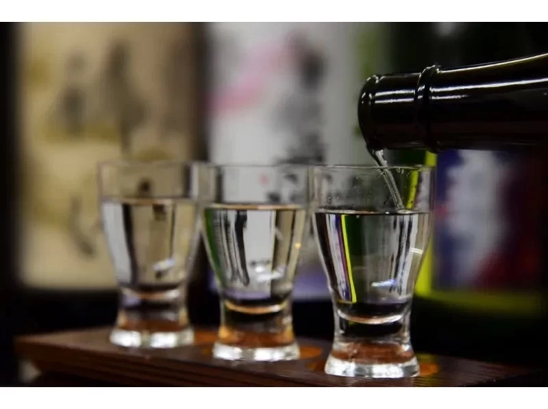 【京都・伏見】祝!!ユネスコ無形文化遺産登録！日本三大酒処伏見の酒蔵見学3時間ツアー（日本酒飲み比べセット・限定清酒アイス・京都ビール付）の紹介画像