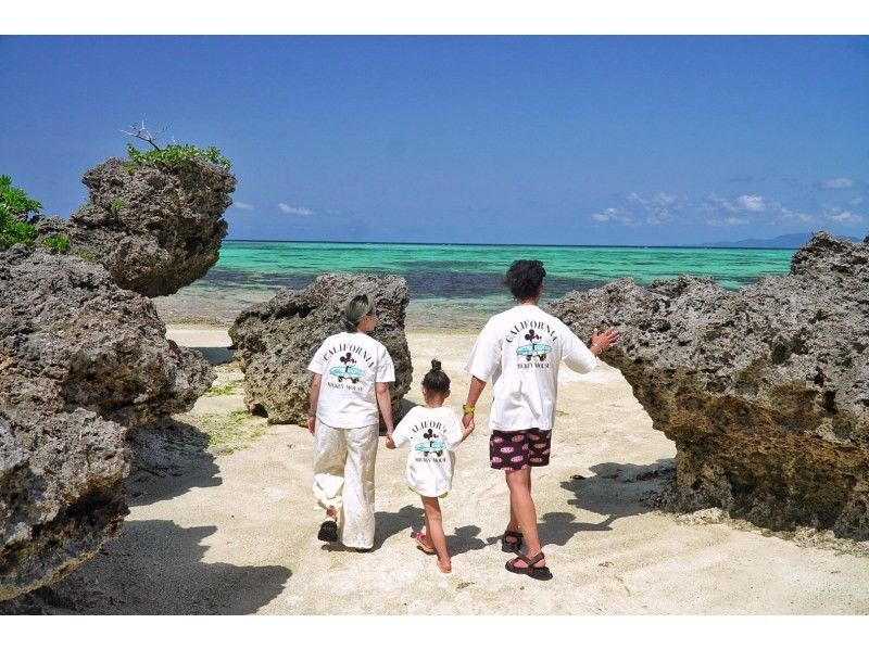 秘境ミステリーフォトツアー☆手つかずの屋良部半島＆川平湾巡り☆冒険の始まり！人気スポット＆絶景テラスで美景を遊び尽くそう♪ミステリープラン☆の紹介画像