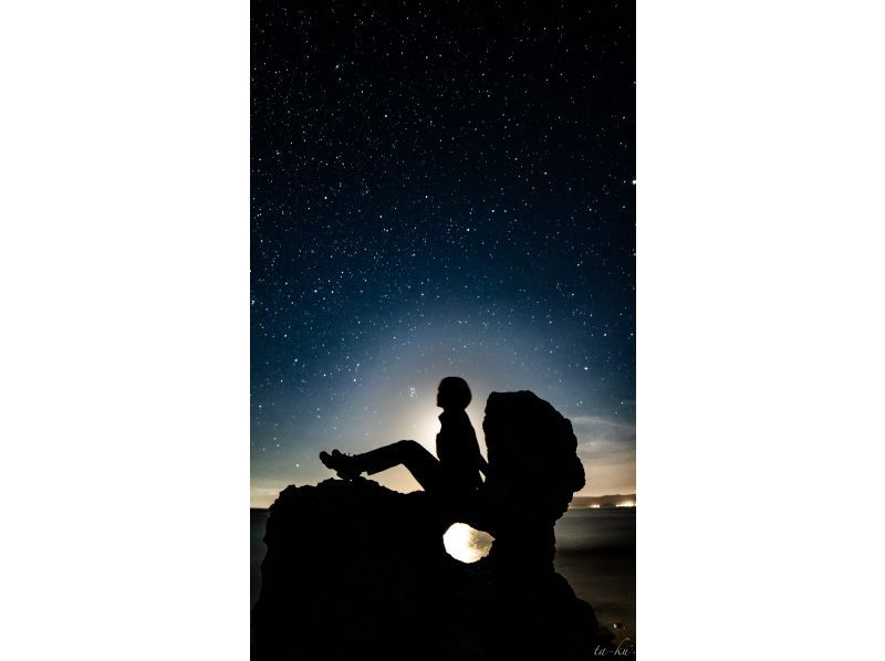 ＜Okinawa, Kouri Island＞ Starry sky photo and space walk in Kouri Island. Each participant will have their photo taken with the stars in the background. It's a great surprise for families, couples, and friends.の紹介画像