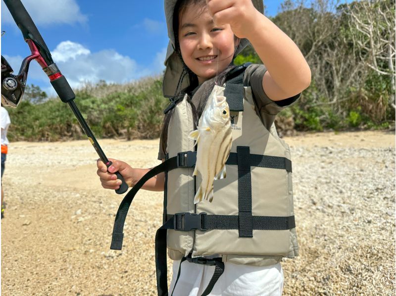 SALE！【石垣島・完全貸切】秘境ポイントで釣り体験！ご家族、初心者の方にオススメ！（完全サポート、手ぶらOK、写真無料プレゼント）の紹介画像