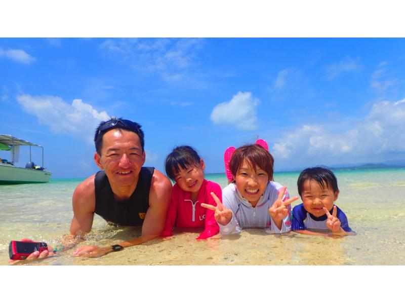 Local meeting only [Ishigaki Island / Taketomi Island] Phantom Island Landing Tour + Taketomi Island sightseeing plan available Even if you don't swim, snorkeling, mermaid experience, drone photography (half day)の紹介画像