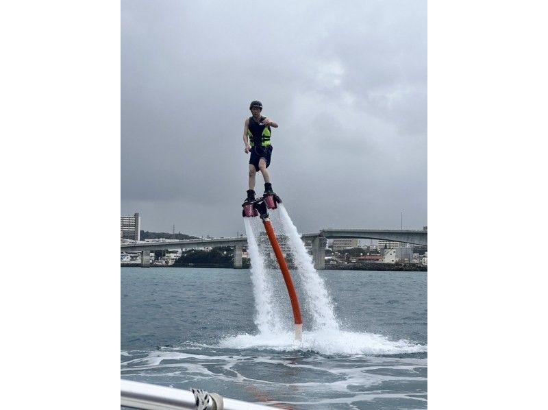 【沖縄・那覇・宜野湾】ウェットスーツ貸出有★ 360&deg;カメラ撮影&GoPro無料貸出！フライボード＋お任せマリンアクティビティ2点セット！！の紹介画像