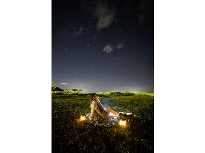 <Uruma City, Okinawa> Starry sky photo and walk in the sky in your choice of Ikei Island or Undersea Road + Hamahiga Photography with stars in the background for each participant Spring sale in progressの紹介画像