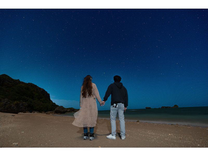 ＜Okinawa, Uruma City＞ Starry sky photo and space walk in Ikei Island or underwater road + Hamahiga ☆彡 Families and couples welcome ☆彡 Each participant will have a photo taken with the stars in the backgroundの紹介画像