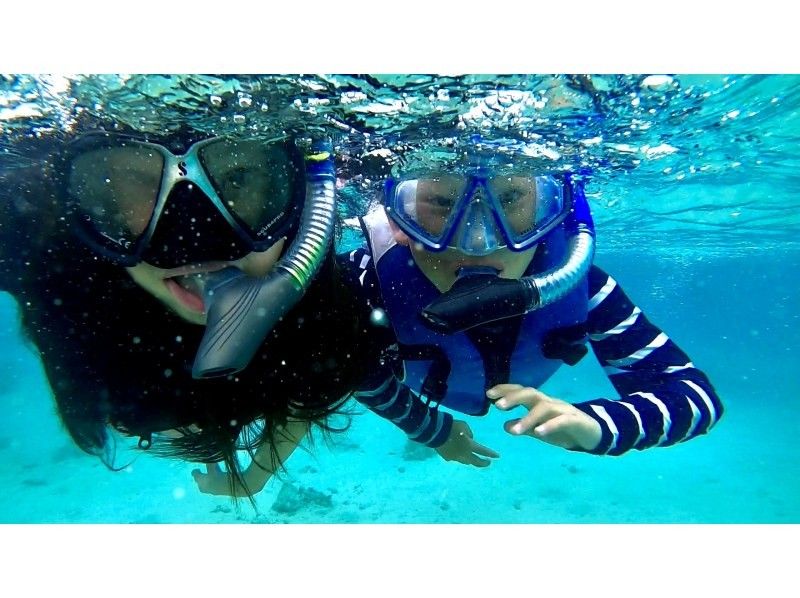 [Okinawa, Minna Island] Minna Island snorkeling or skin diving tour!の紹介画像
