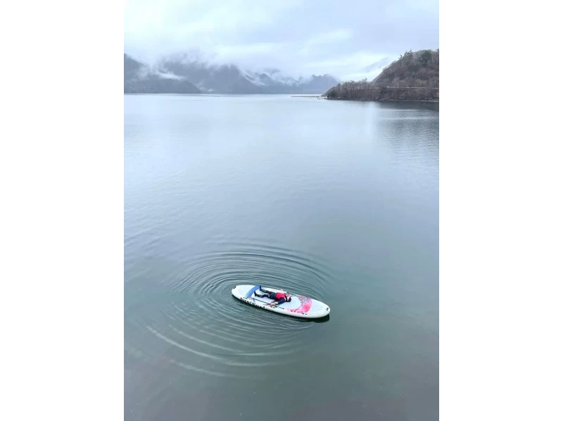[Tochigi/ Nikko Chuzenji Lake] Sup! Sup! 8-seater mega SUP plan [Everyone can ride!・For beginners ・Private event]の紹介画像