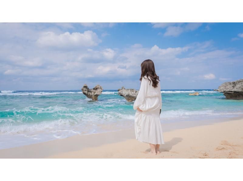 <Okinawa, Nakijin, Kouri Island> Choose your own photo tour * Enjoy a combination of drones, activities and paint photosの紹介画像